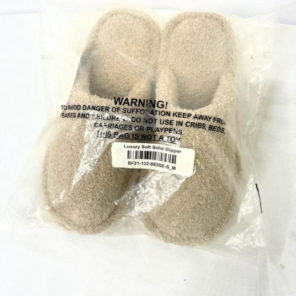 NWT Luxury Soft Solid Beige Slippers - Picture 5 of 7